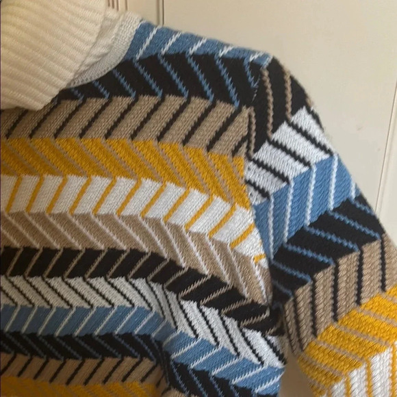 Chevron Patterned Turtleneck Sweater - Multicolor - Picture 5 of 7